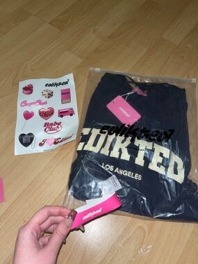Edikted Navy Crop Tee & Sticker Set